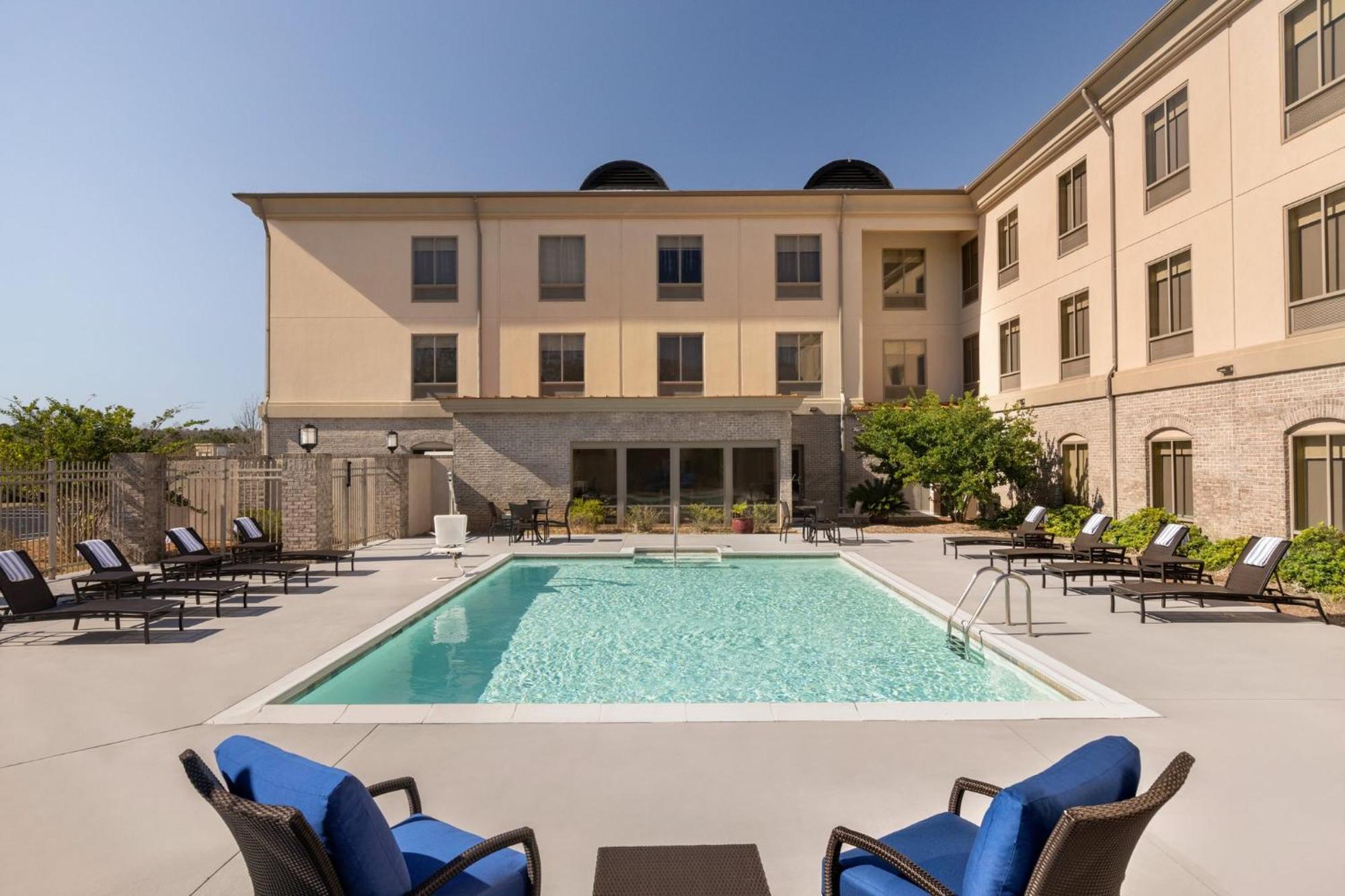 Holiday Inn Express Hotel & Suites Opelika Auburn By Ihg Eksteriør billede