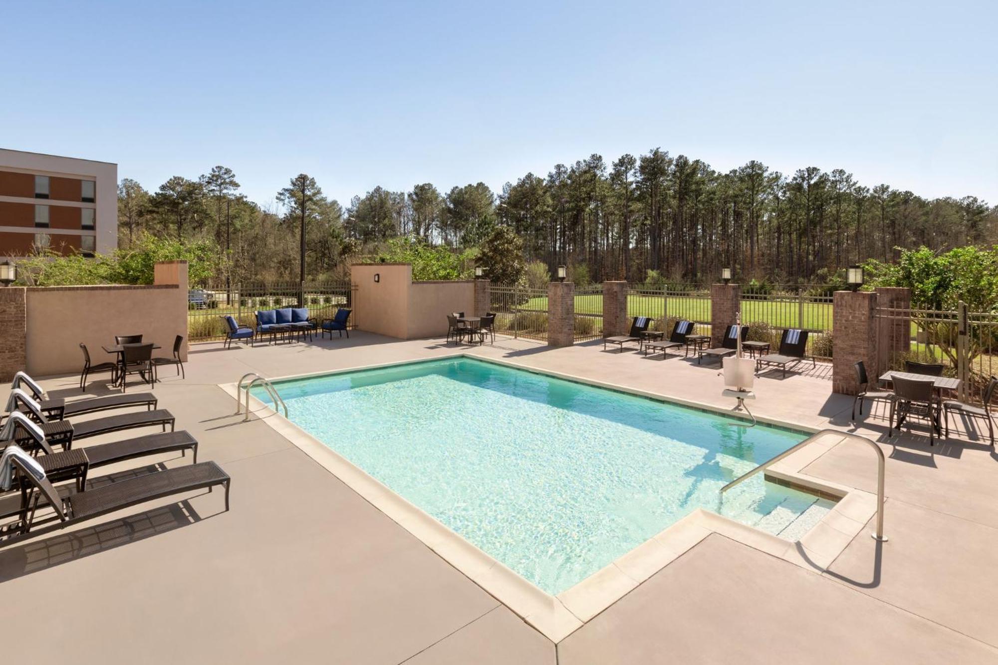 Holiday Inn Express Hotel & Suites Opelika Auburn By Ihg Eksteriør billede